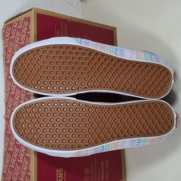 🏳️‍🌈VANS Sk8 Pride LGBTQ+ - Picture 8 of 11